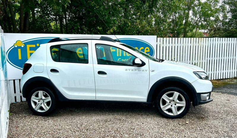 Dacia Sandero Stepway 1.5 dCi Laureate, 2016, Manual, 5 Door Hatchback full