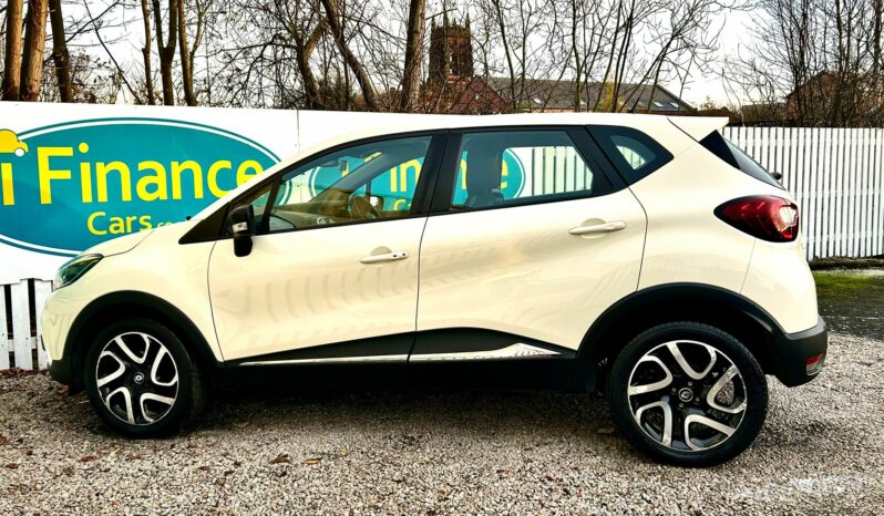 Renault Captur 0.9 TCe Dynamique Nav ENERGY (s/s), 2017, Manual, 5 Door Hatchback full