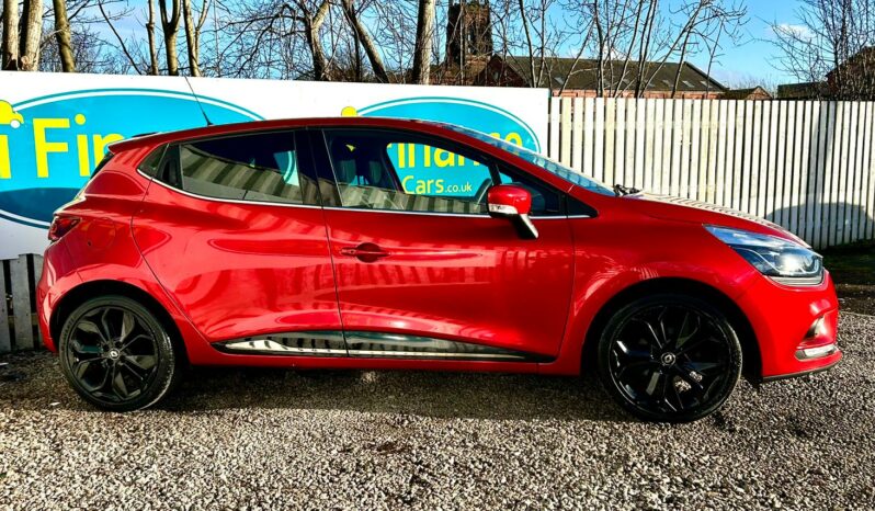 Renault Clio 0.9 TCe Iconic, 2018, Manual, 5 Door Hatchback full