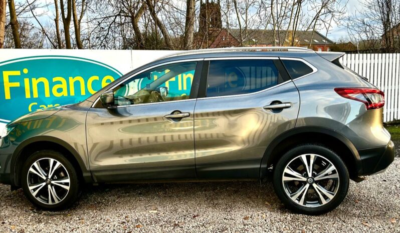 Nissan Qashqai 1.2 DIG-T N-Connecta, 2017, Manual, 5 Door Hatchback full